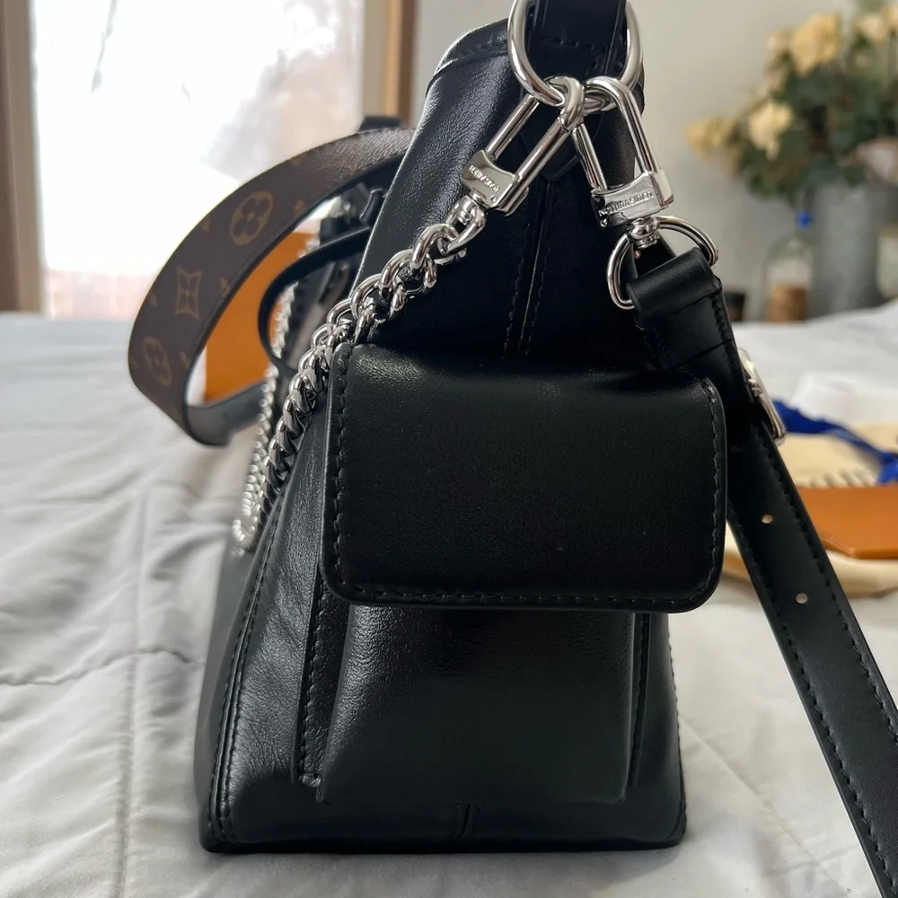 Black Leather Shoulder Bag with Monogram Strap - Picture 4 of 11